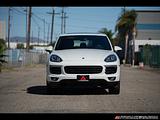 2015 Porsche Cayenne photo 2