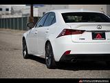 2016 Lexus IS photo 9