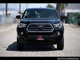2018 Toyota Tacoma photo 2