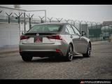 2015 Lexus IS photo 4