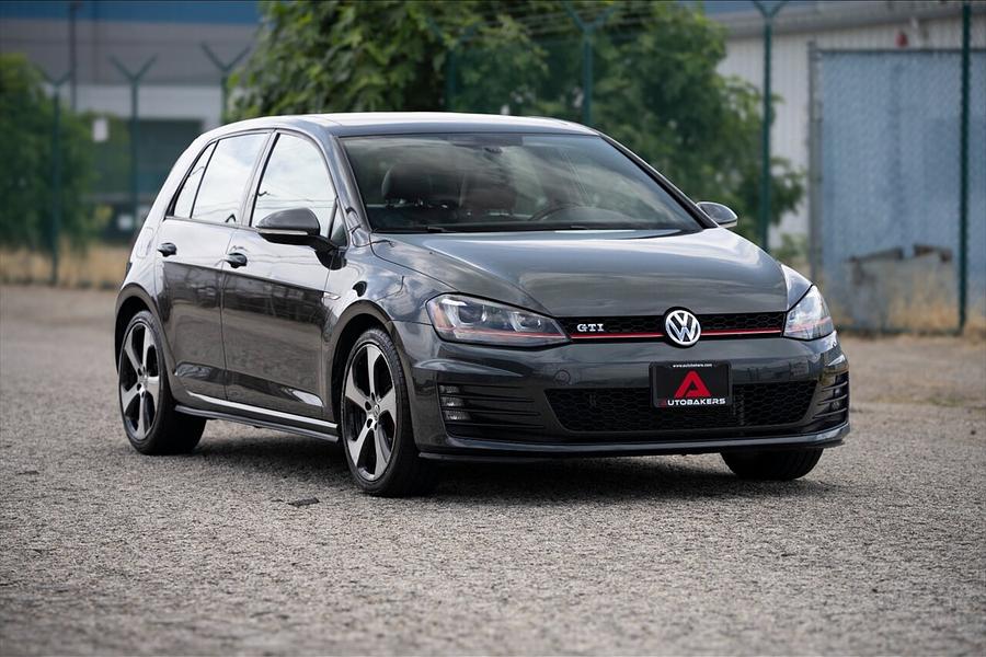 2015 Volkswagen Golf GTI 2.0T SE 4-door DSG PZEV's photo