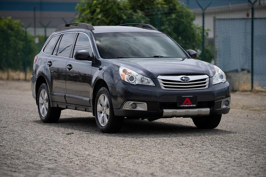 2010 Subaru Outback 3.6R Limited AT's photo