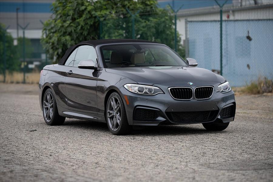 2015 BMW 2 Series M235i Convertible's photo