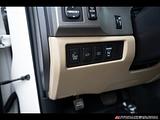 2015 Toyota Sequoia photo 23