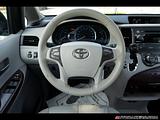 2013 Toyota Sienna photo 14
