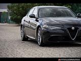 2017 Alfa Romeo Giulia photo 7