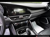 2017 Alfa Romeo Giulia photo 19