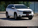 2015 Toyota Highlander photo 1