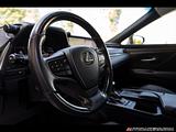 2019 Lexus ES 300h photo 13