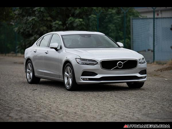 2017 Volvo S90