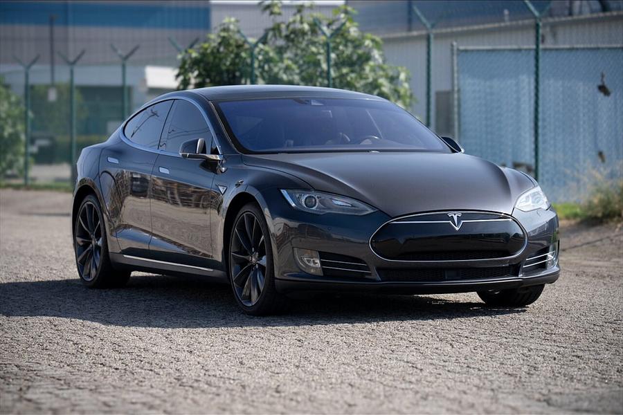 2015 Tesla Model S S