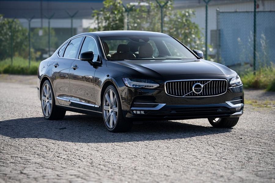 2017 Volvo S90